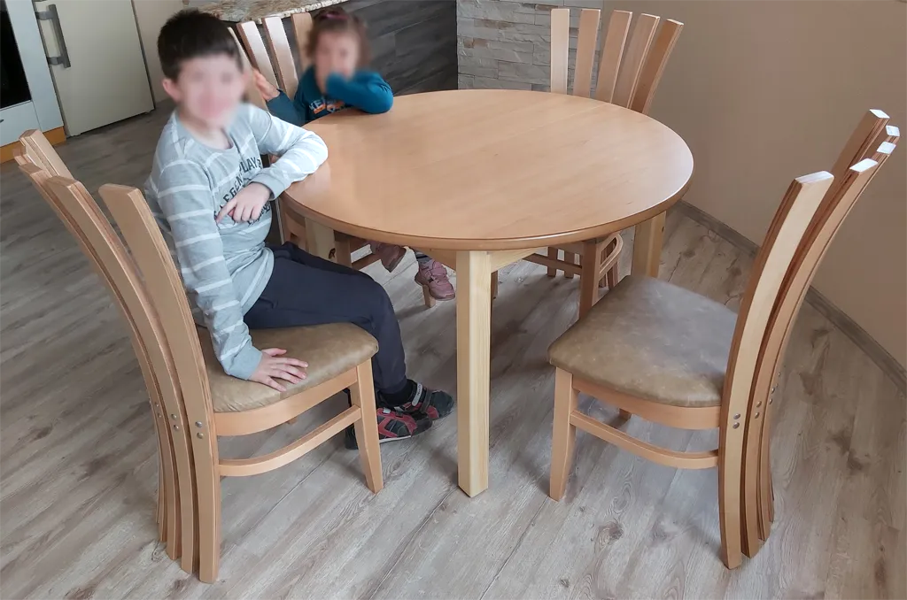Комплект маса със столове